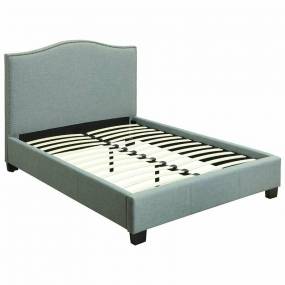 Ariana California King-size Camelback Platform Bed in Bluebird - Modus 3ZR2L610