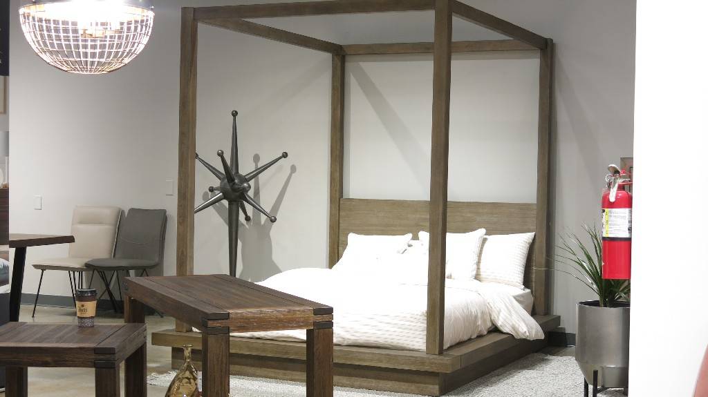 Melbourne King Size Canopy Bed In Dark, King Platform Canopy Bed