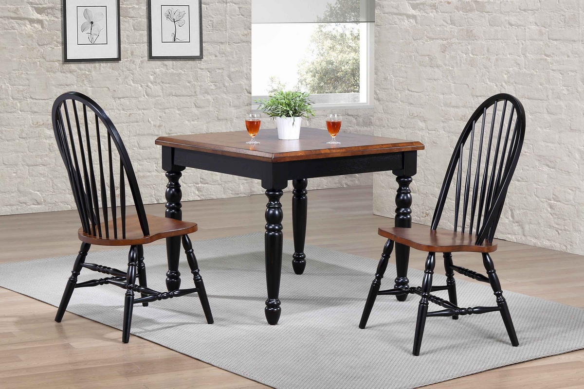 Chelsea Home Coreen Dining Set