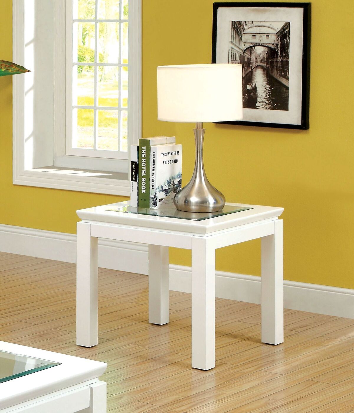 Furniture Of America Oles Modern High Gloss End Table In White - Enitial Lab Idf-4238wh-e